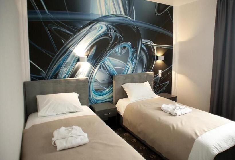 חדר סטנדרט, Biruza Club