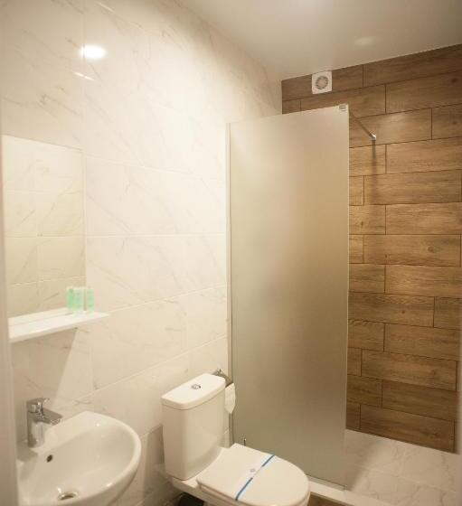 חדר סטנדרט, Biruza Club