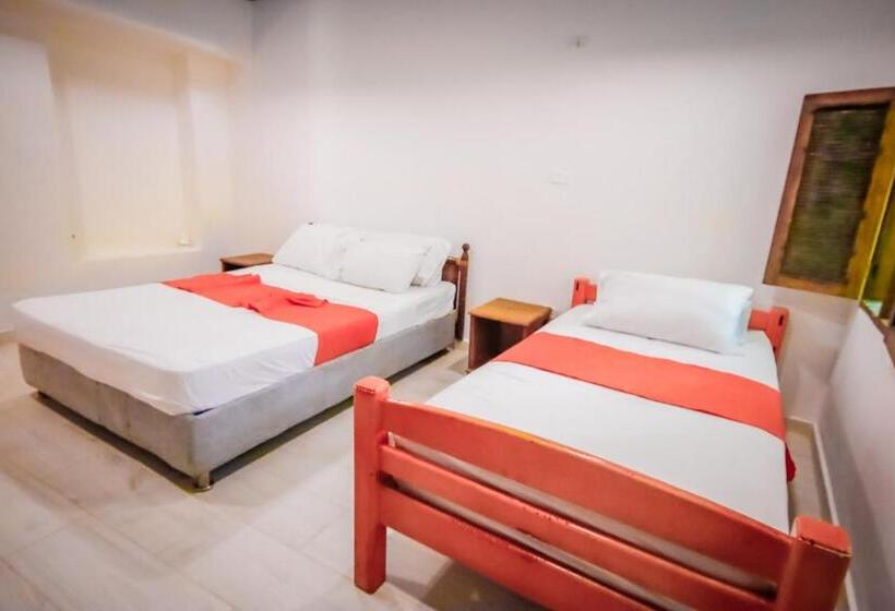 غرفة أساسية ثلاثية, Isla Los Erizos Ecohouse