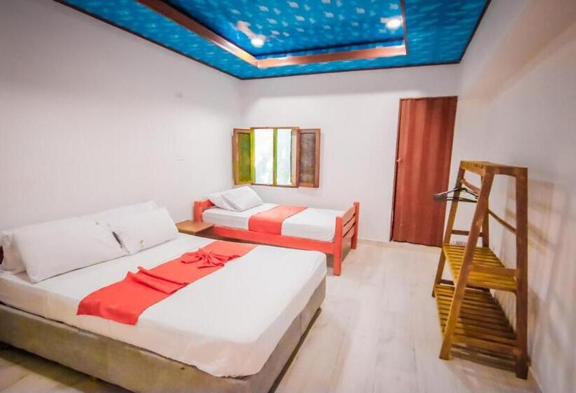 اتاق ساده سه‌ نفره, Isla Los Erizos Ecohouse