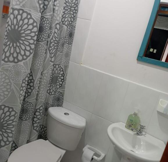 غرفة أساسية ثلاثية, Isla Los Erizos Ecohouse