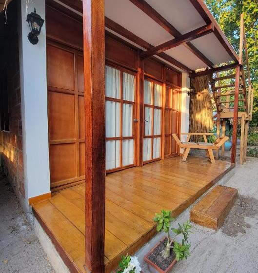 غرفة قياسية ثلاثية مزودة بتراس, Isla Los Erizos Ecohouse