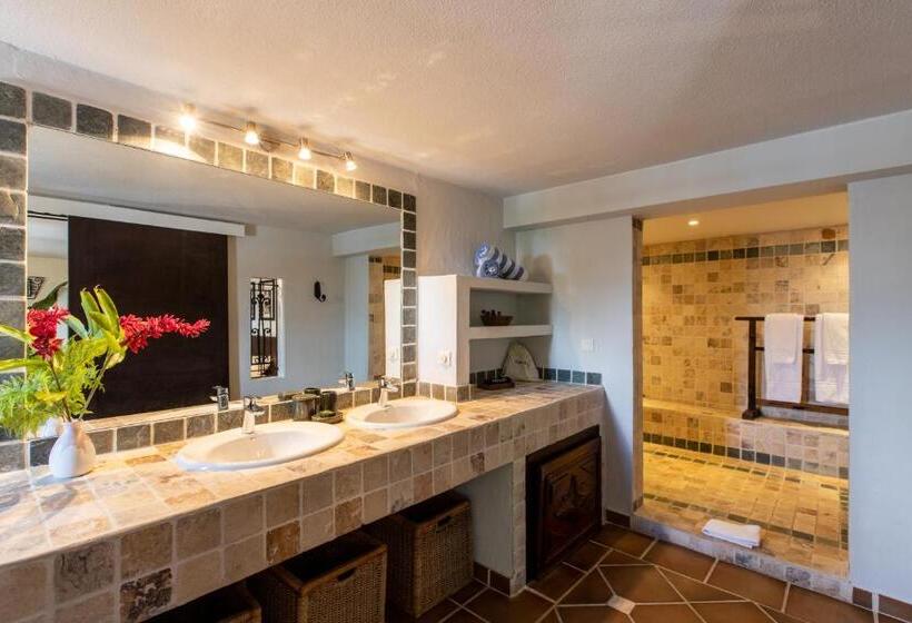 اتاق لوکس با تخت بزرگ, The Paradise Peak Adults Only