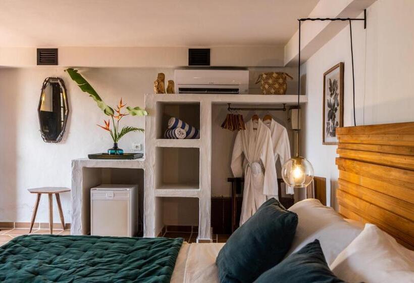 اتاق لوکس با تخت بزرگ, The Paradise Peak Adults Only