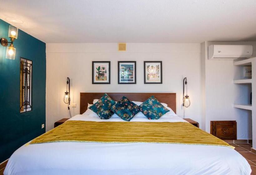 اتاق لوکس با تخت بزرگ, The Paradise Peak Adults Only