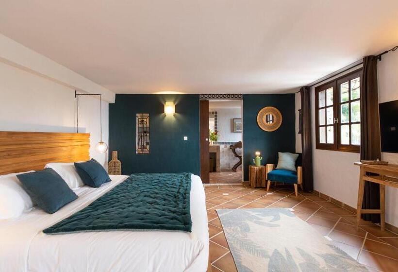 اتاق لوکس با تخت بزرگ, The Paradise Peak Adults Only