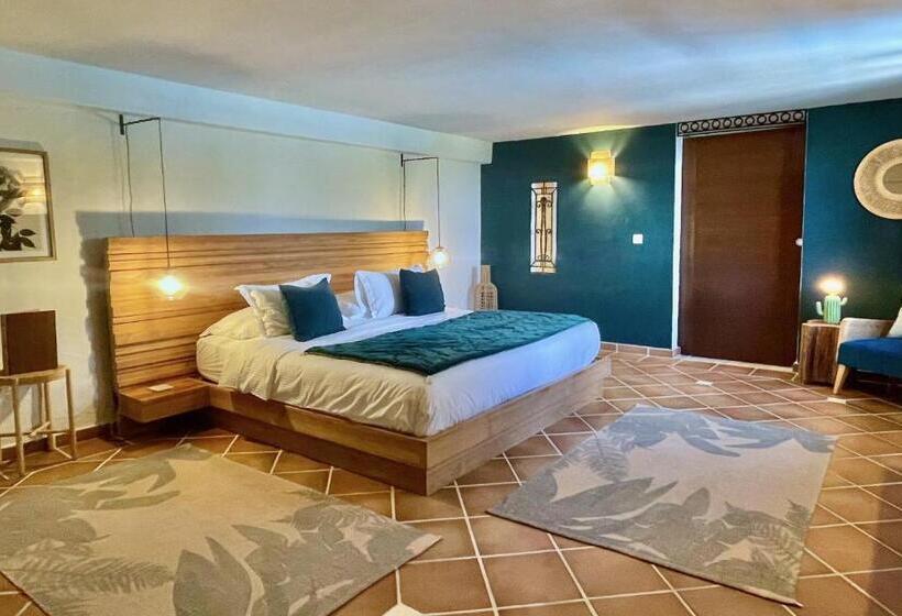 اتاق لوکس با تخت بزرگ, The Paradise Peak Adults Only