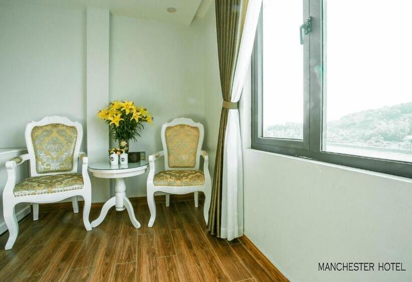 اتاق سه نفره دلوکس با چشم‌انداز دریا, Manchester Hotel Ha Long