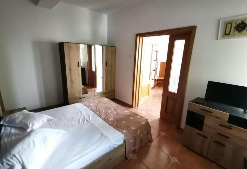 جناح, Vila Cristal Costinesti