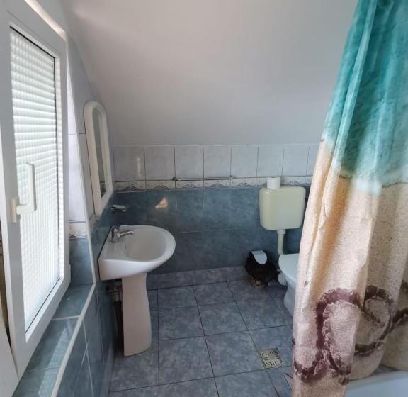 اتاق اکونومی, Vila Cristal Costinesti