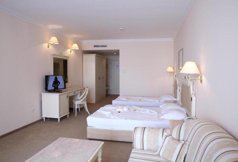 סוויטת ג'וניור נוף לים, Duni Marina Beach Hotel All Inclusive