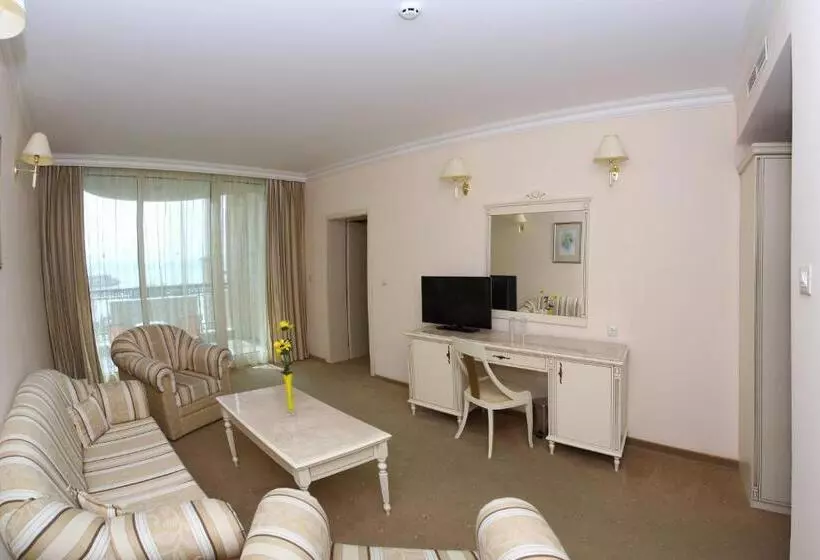 オーシャンビュースイート, Duni Marina Beach Hotel   All Inclusive