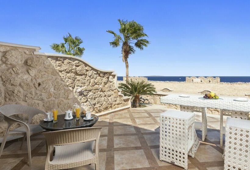 اتاق لوکس با چشم‌انداز دریا, Pickalbatros Citadel Resort Sahl Hasheesh