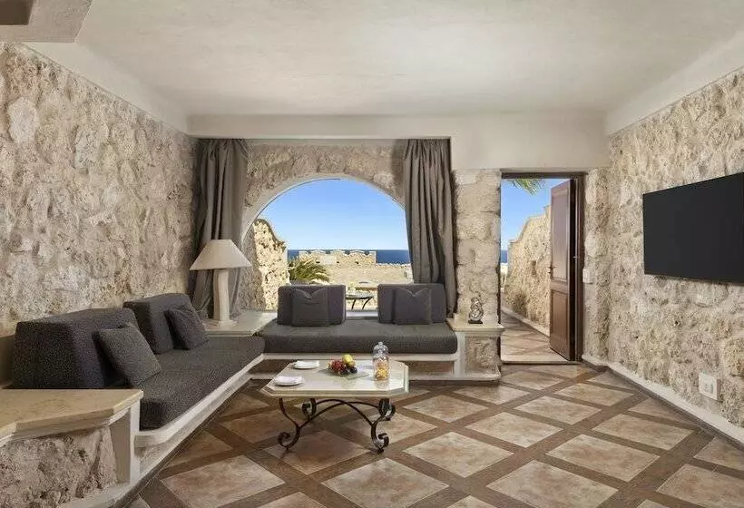 اتاق سه نفره دلوکس با چشمانداز دریا, Pickalbatros Citadel Resort Sahl Hasheesh