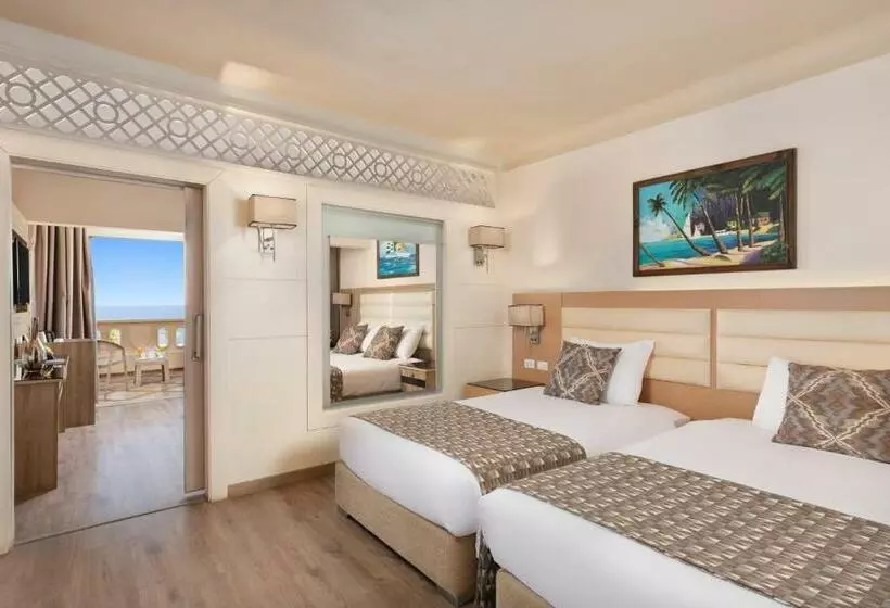 اتاق خانوادگی با چشمانداز دریا, Pickalbatros Citadel Resort Sahl Hasheesh