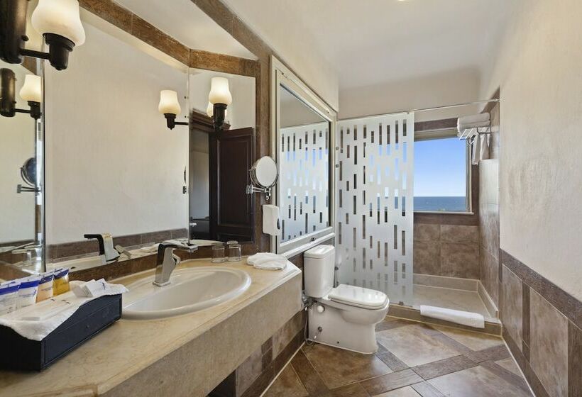 اتاق خانوادگی با چشم‌انداز دریا, Pickalbatros Citadel Resort Sahl Hasheesh