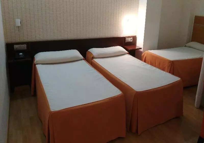 اتاق استاندارد سه نفره, Alfageme