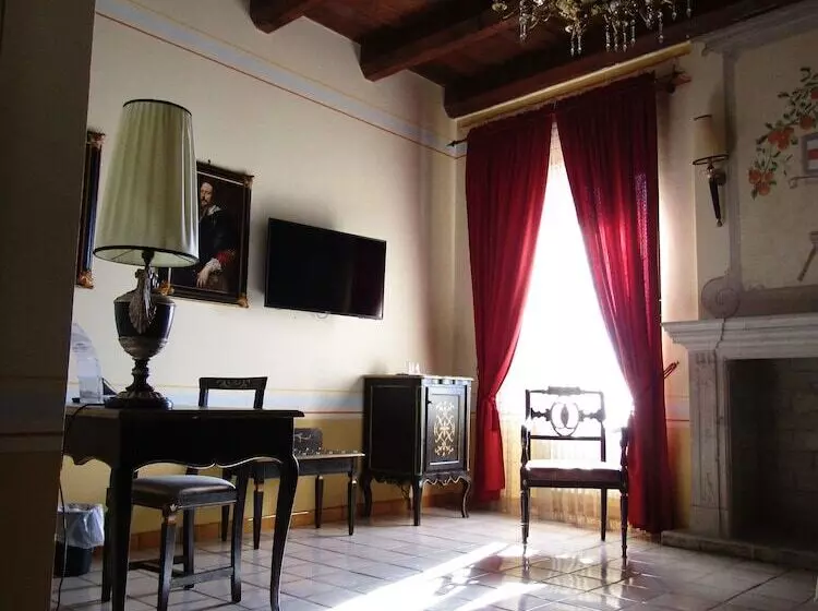 スイート, Antichi Feudi Dimora D'Epoca