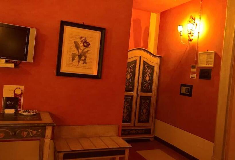 חדר סטנדרט לשלושה, Antichi Feudi Dimora D'Epoca