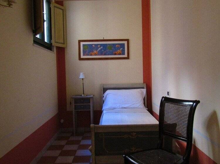 חדר סטנדרט לארבעה, Antichi Feudi Dimora D'Epoca