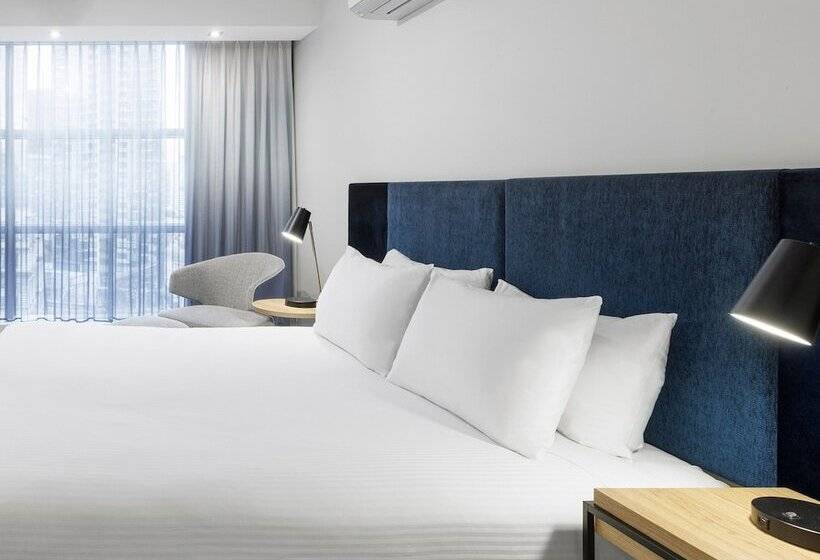 스탠다드 스튜디오, Brady Apartment Hotel Flinders Street