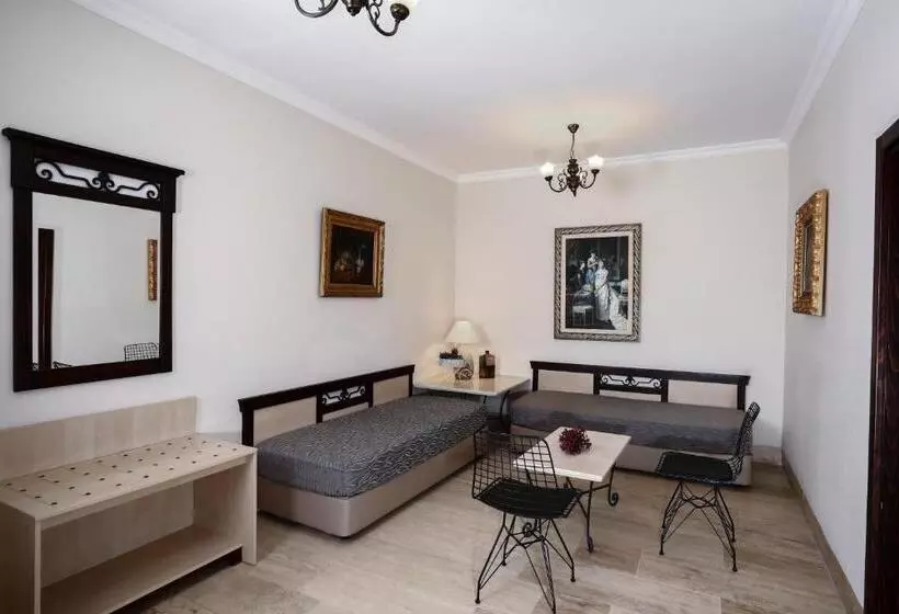 Perhehuone, Fleur Bay Resort