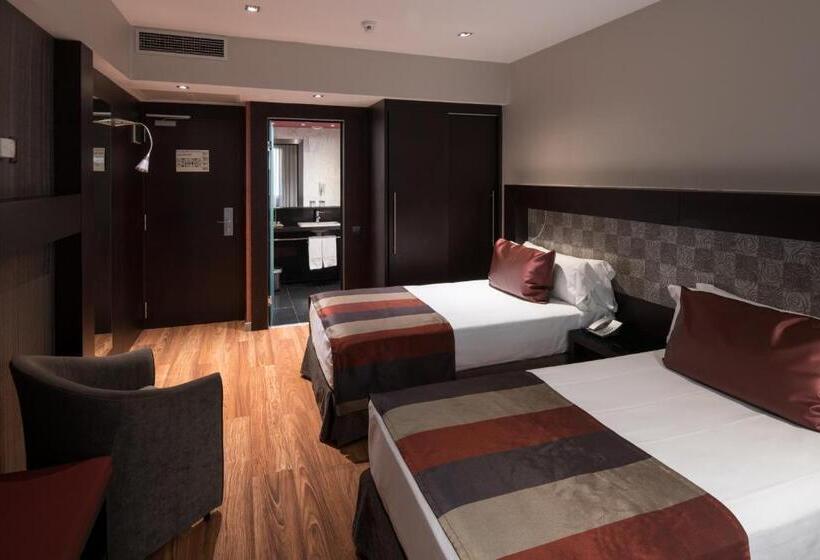 اتاق استاندارد سه نفره, Catalonia Port