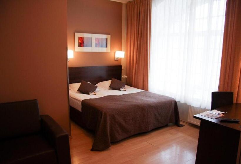 غرفة قياسية ثلاثية مطلة علي الحديقة, City Hotel Tallinn By Unique Hotels