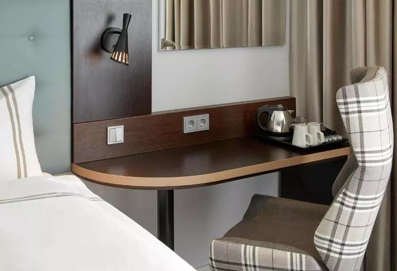 اتاق استاندارد یک نفره, Premier Inn Köln City Mediapark