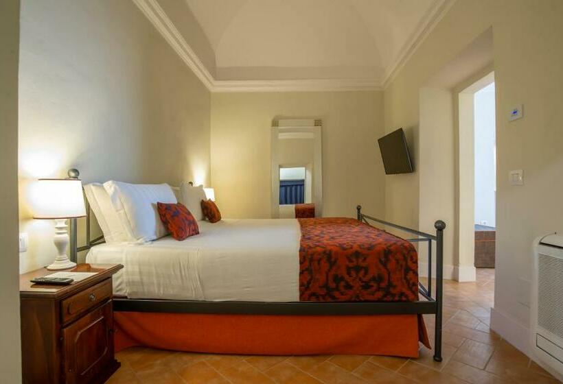 Suite, Donna Camilla Savelli   Vretreats