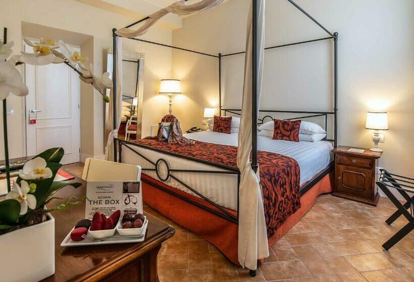 Superior Kamer, Donna Camilla Savelli   Vretreats