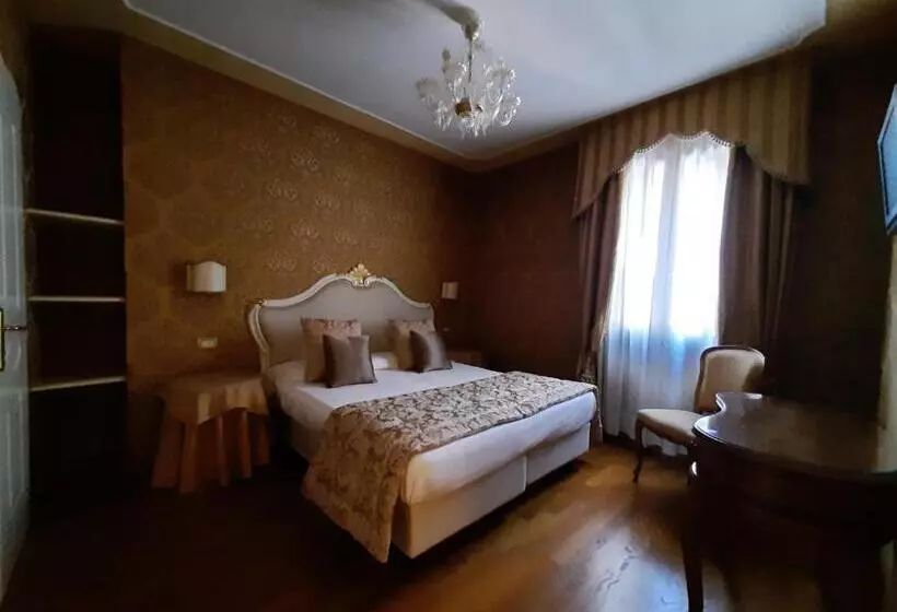 اتاق سوپریور, Murano Palace