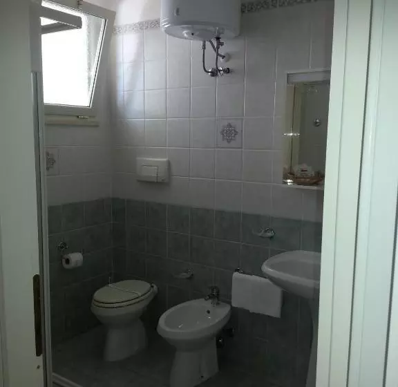 استودیو استاندارد با چشم‌انداز استخر, Residence Verde Pineta