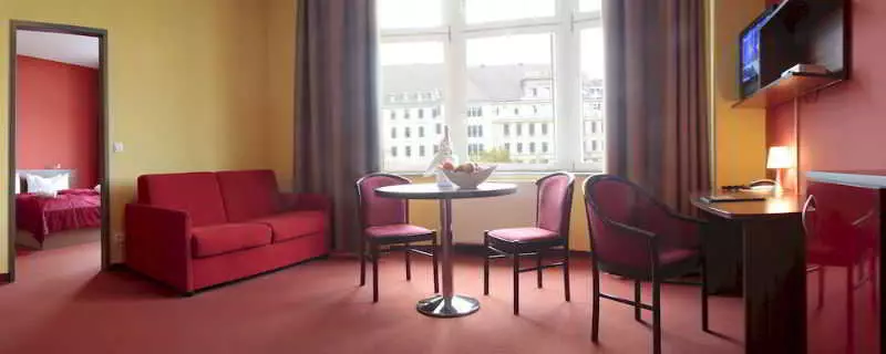 اتاق استاندارد چهار تخته, Royal International Leipzig