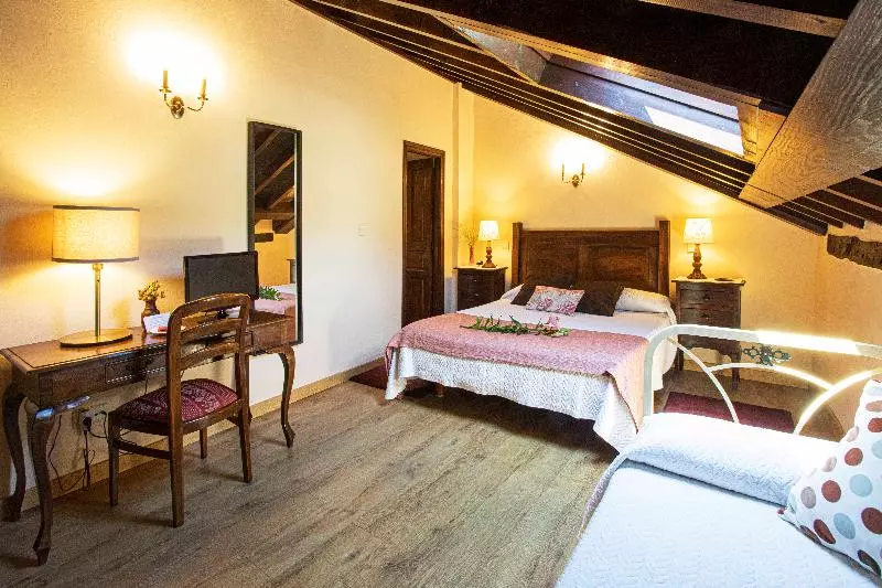 スタンダードトリプルルーム, La Casona De Tresgrandas