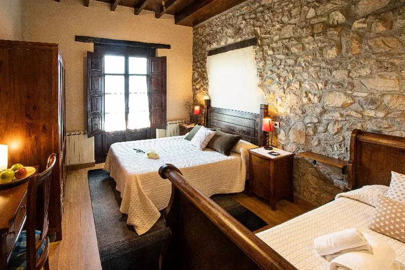 スタンダードトリプルルーム, La Casona De Tresgrandas