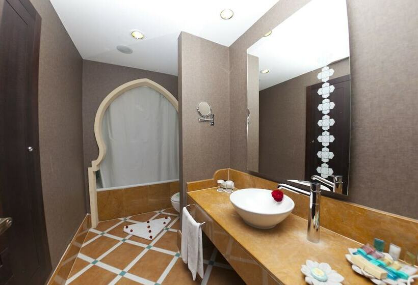 جناح, Spice Hotel & Spa