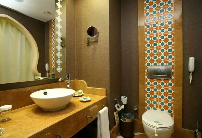 غرفة قياسية مطلّة علي البحر, Spice Hotel & Spa