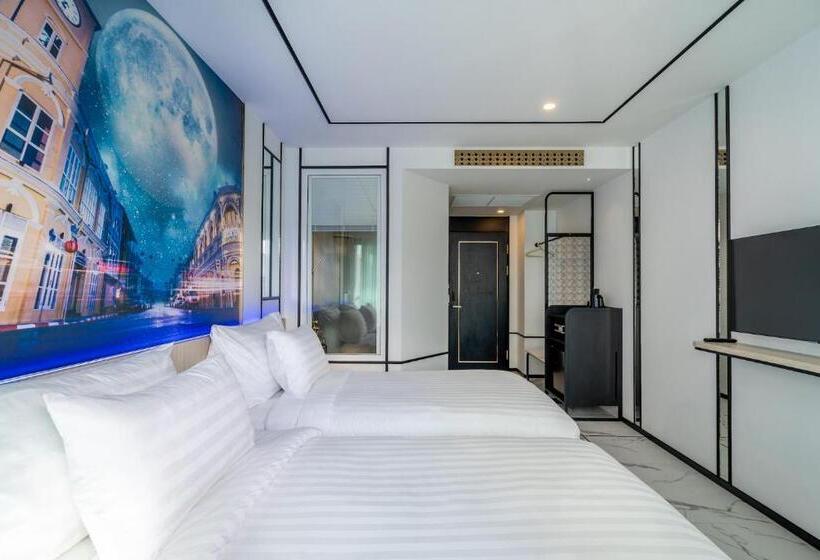 디럭스 룸, Ratri Hotel Phuket Old Town