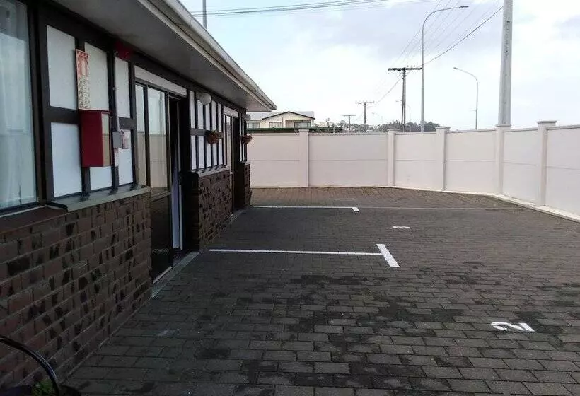 Premium-studio, Albatross Motel
