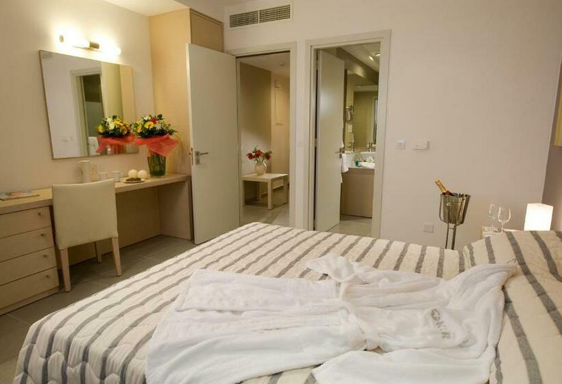 جناح سوبيريور, Capital Coast Resort And Spa