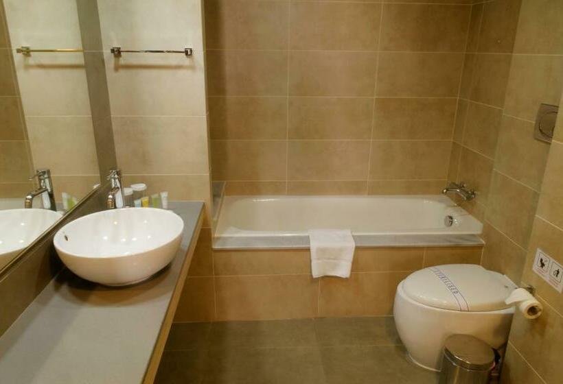 جناح سوبيريور, Capital Coast Resort And Spa