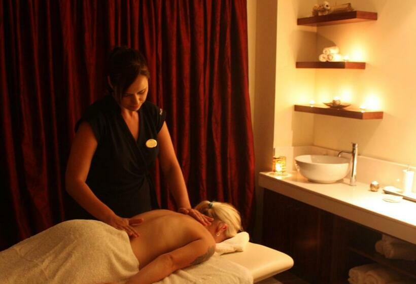 جناح سوبيريور, Capital Coast Resort And Spa