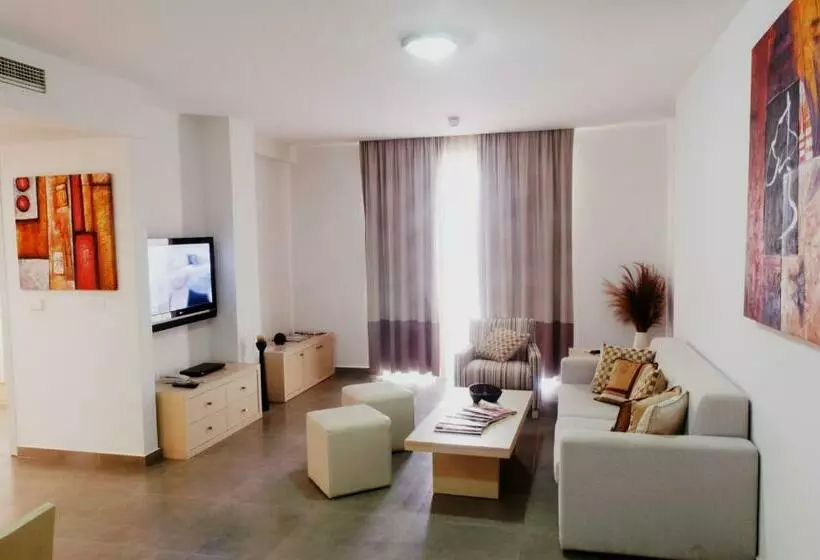 سوییت سوپریور با چشم‌انداز دریا, Capital Coast Resort And Spa