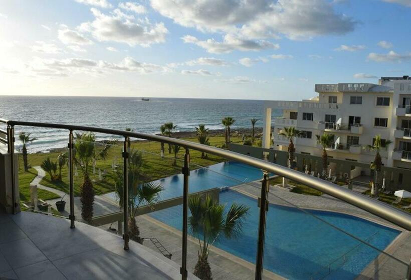 Люкс Superior Вид на Море, Capital Coast Resort And Spa