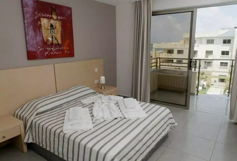 سوییت سوپریور با چشم‌انداز دریا, Capital Coast Resort And Spa