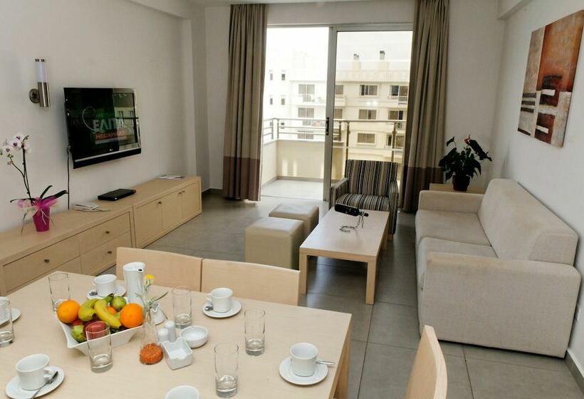 جناح سوبيريور مطل علي البحر, Capital Coast Resort And Spa