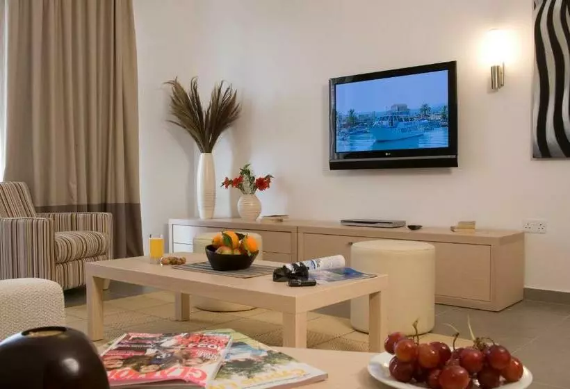 سوئیت اجرایی با چشم‌انداز دریا, Capital Coast Resort And Spa