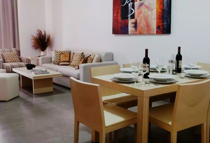 سوئیت اجرایی با چشم‌انداز دریا, Capital Coast Resort And Spa
