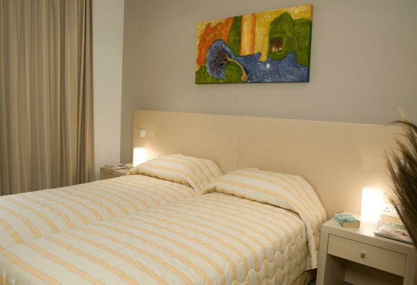 غرفة قياسية مطلّة علي البحر, Capital Coast Resort And Spa